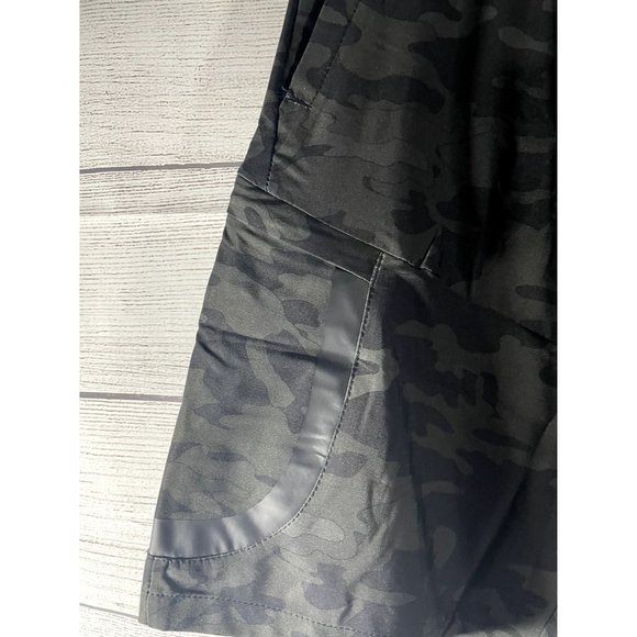 Under Armour Men's Camo 2 Pocket Shorts Black Size XL *New with Tags* - Picture 6 of 10
